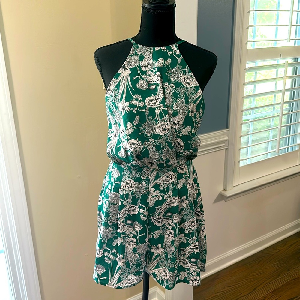 NWOT green floral black and white romper size 10